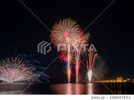 夏の夜空を彩る花火、2023館山花火大会 夏の夜空を彩る花火、2023館山花火大会 106697852