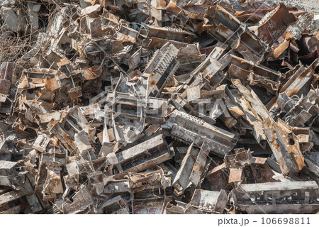 解体工事で切断した鉄スクラップ 106698811