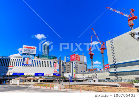 東京 新宿区 新宿駅西口の夏空 東京 新宿区 新宿駅西口の夏空 106705403