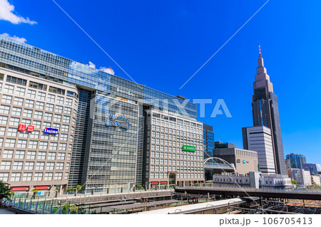 東京　新宿区　新宿の夏空 106705413