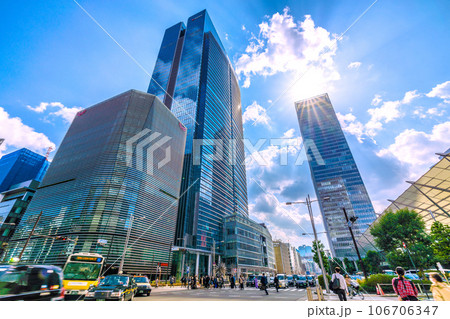 日本の東京都市景観 本日開業の東京ミッドタウン八重洲＝2023年3月10日 106706347