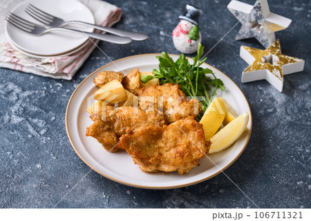 鶏もも肉のフライドチキン 106711321