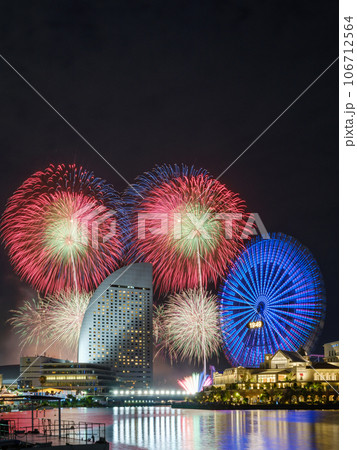横浜_みなとみらいスマートフェスティバルの花火大会絶景 横浜_みなとみらいスマートフェスティバルの花火大会絶景 106712564