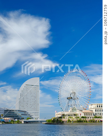 横浜_みなとみらい地区の都市風景 106712759