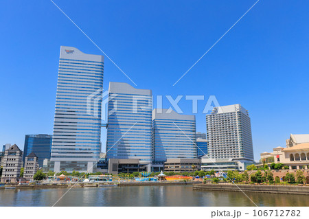 横浜_みなとみらい地区の都市風景 106712782