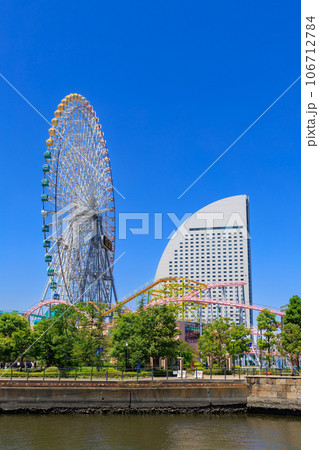 横浜_みなとみらい地区の都市風景 106712784
