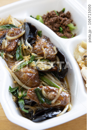 美味しいレバニラ炒め弁当 106713000