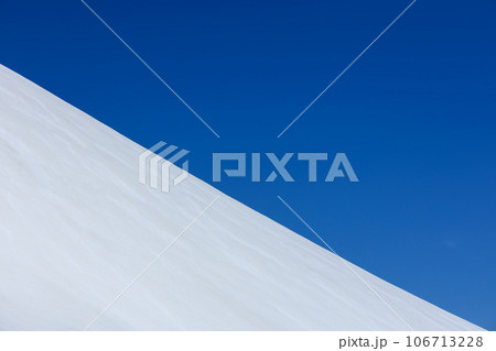 富山_初春の立山室堂の絶景 106713228