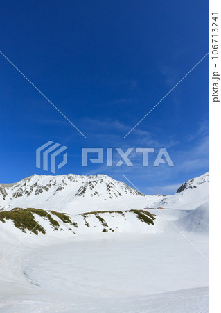 富山_初春の立山室堂とみくりが池の絶景 106713241