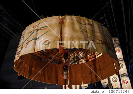 京都　祇園祭の宵山　綾傘鉾（あやかさほこ） 106713245