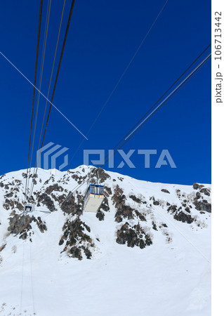 富山_立山ロープウェイと大観峰の雪景色絶景 富山_立山ロープウェイと大観峰の雪景色絶景 106713442