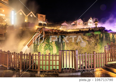 群馬草津温泉_湯畑のライトアップ絶景 106713790