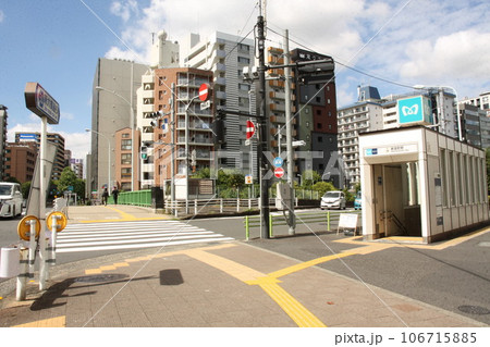 東京メトロ 有楽町線 新富町駅 駅入口 東京メトロ 有楽町線 新富町駅 駅入口 106715885