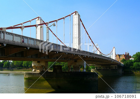Chelsea Bridge in London Chelsea Bridge in London 106718091