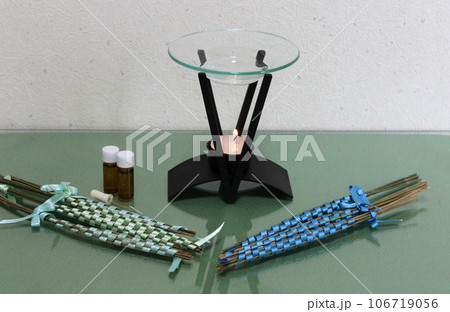 ラベンダーの茎を束ねたアロマテラピー 106719056