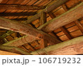 古い木造の木造建築 106719232