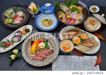 見た目に涼しい演出をした夏の懐石料理のコース 106719824