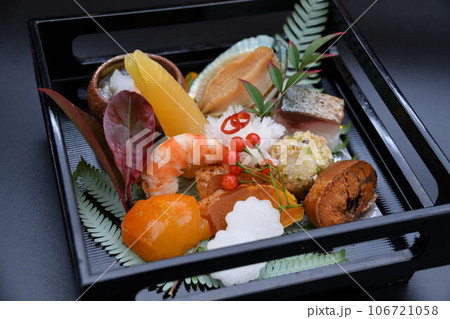 盛り付けが美しい懐石料理の八寸 106721058