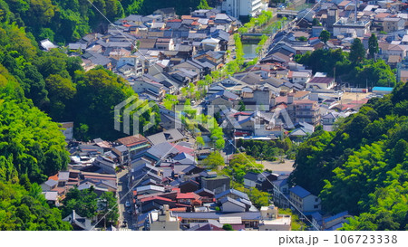 城崎温泉ロープウェイ山頂駅屋上からの城崎温泉街1 106723338