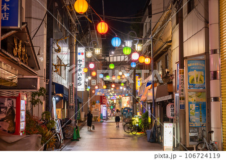 《東京都》立会川駅前・ノスタルジックの街並み 106724119
