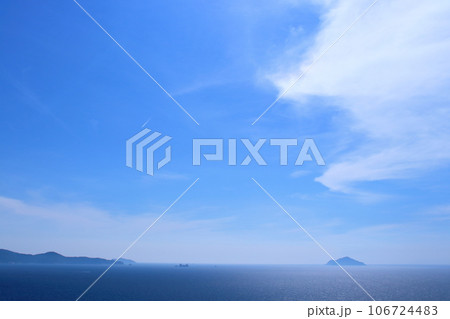 高知県の最西端 夏風景 (幡多郡 大月町 一切峠休憩所より) 高知県の最西端 夏風景 (幡多郡 大月町 一切峠休憩所より) 106724483