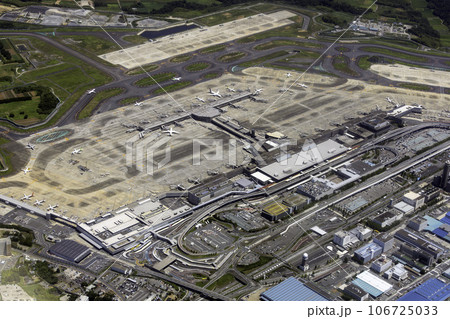 成田国際空港第二ターミナルを空撮 106725033