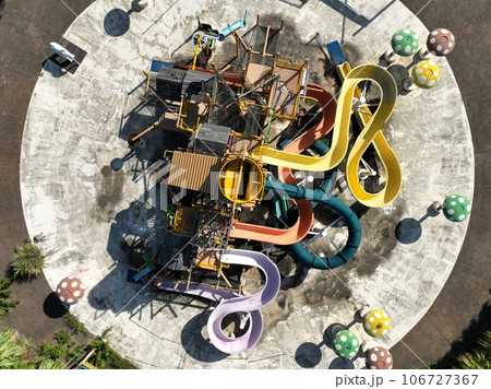 遺棄された ウォータースライダー 無一文 106727367