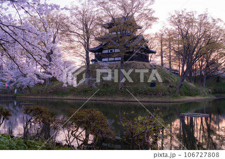 《新潟県》桜満開・春の高田城址公園 《新潟県》桜満開・春の高田城址公園 106727808