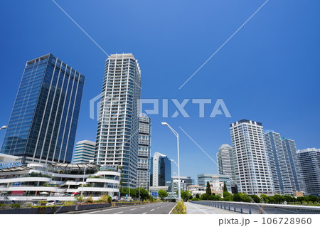 横浜駅東口周辺の風景 106728960