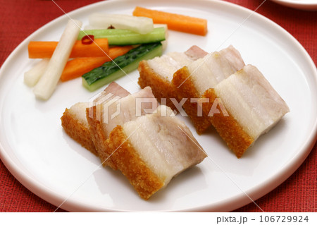 自家製・脆皮焼肉(広東式クリスピーローストポーク) 自家製・脆皮焼肉(広東式クリスピーローストポーク) 106729924