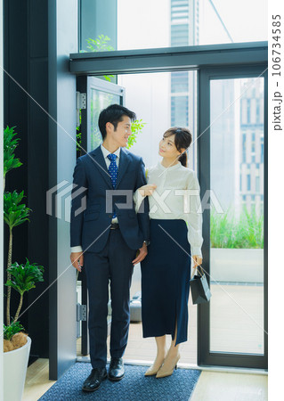 カップル　ショッピング 106734585