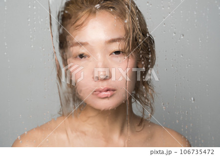 portrait 106735472