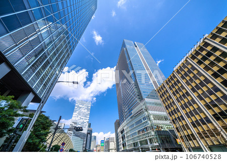 日本の東京都市景観 本日開業の東京ミッドタウン八重洲。青空が広がる都内…=2023年3月10日 日本の東京都市景観 本日開業の東京ミッドタウン八重洲。青空が広がる都内…=2023年3月10日 106740528