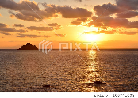 白崎海洋公園からの夕日 白崎海洋公園からの夕日 106741008
