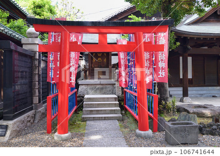 牛嶋神社境内の小梅稲荷神社（東京都墨田区向島） 106741644