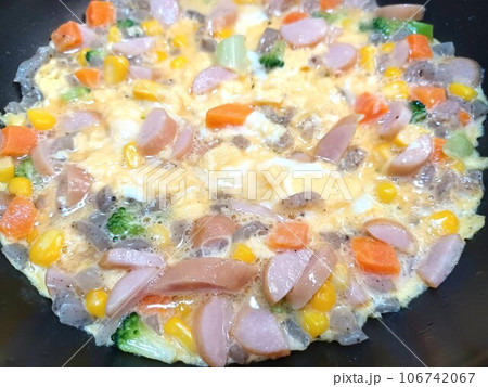 こんにゃく入りのオムレツ 106742067