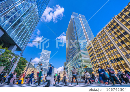 日本の東京都市景観 本日開業の東京ミッドタウン八重洲。青空が広がる都内…=2023年3月10日 日本の東京都市景観 本日開業の東京ミッドタウン八重洲。青空が広がる都内…=2023年3月10日 106742304