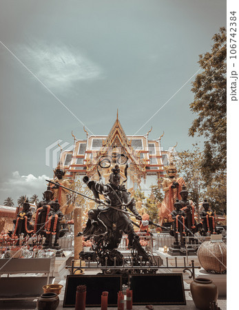 Black Nezha guardian deity sculpture and Thao wessuwan sculptures. Black Nezha guardian deity sculpture and Thao wessuwan sculptures. 106742384