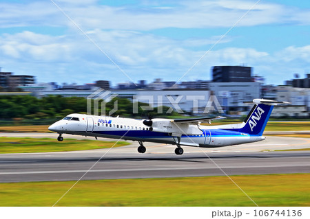 大阪国際空港 ANA ボンバルディア DHC8-Q400 プロペラ機 離陸態勢 スカイパーク 大阪国際空港 ANA ボンバルディア DHC8-Q400 プロペラ機 離陸態勢 スカイパーク 106744136