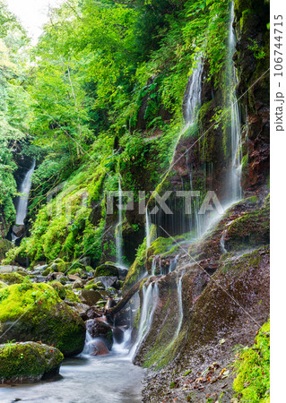 (群馬県)初秋の照葉峡・美しい小滝 (群馬県)初秋の照葉峡・美しい小滝 106744715