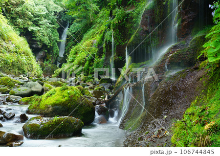 （群馬県）初秋の照葉峡・美しい小滝 106744845