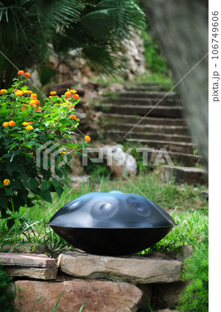 handpan or hang in the garden 106749606