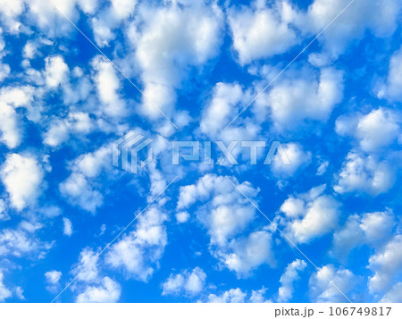 青空に浮かぶ雲 106749817