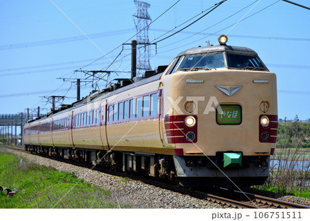 白新線を走る485系特急いなほ6両 106751511