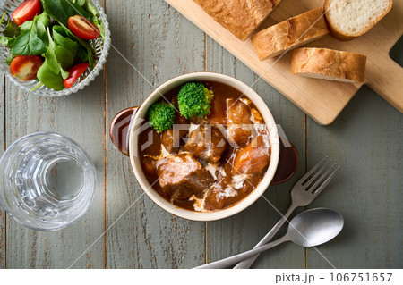 じっくり煮込んだビーフシチュー 106751657