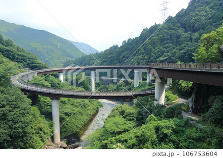 鹿森ダムのループ橋 鹿森ダムのループ橋 106753604