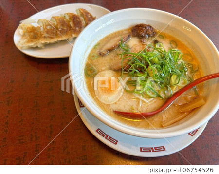 ラーメンと餃子 106754526