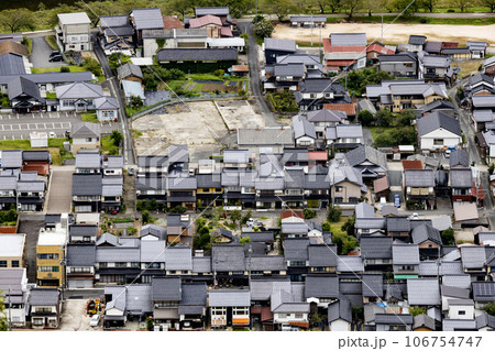 竹田城跡から見下ろす町並 106754747