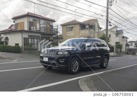 SUV多用途車　道路走行 106758081