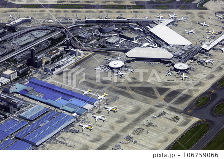 成田空港第一ターミナルを空撮 成田空港第一ターミナルを空撮 106759066